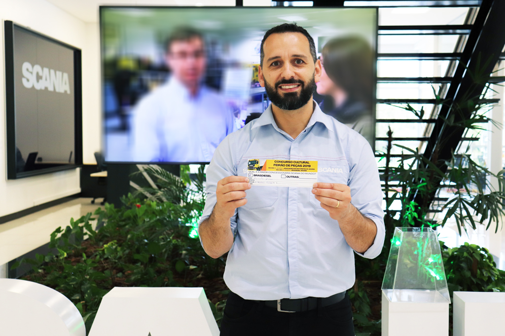 Conheça o ganhador da viagem com acompanhante para a Fábrica da Scania em SBC/SP - PROMOÇÃO FEIRÃO DE PEÇAS BRASDIESEL VACARIA.