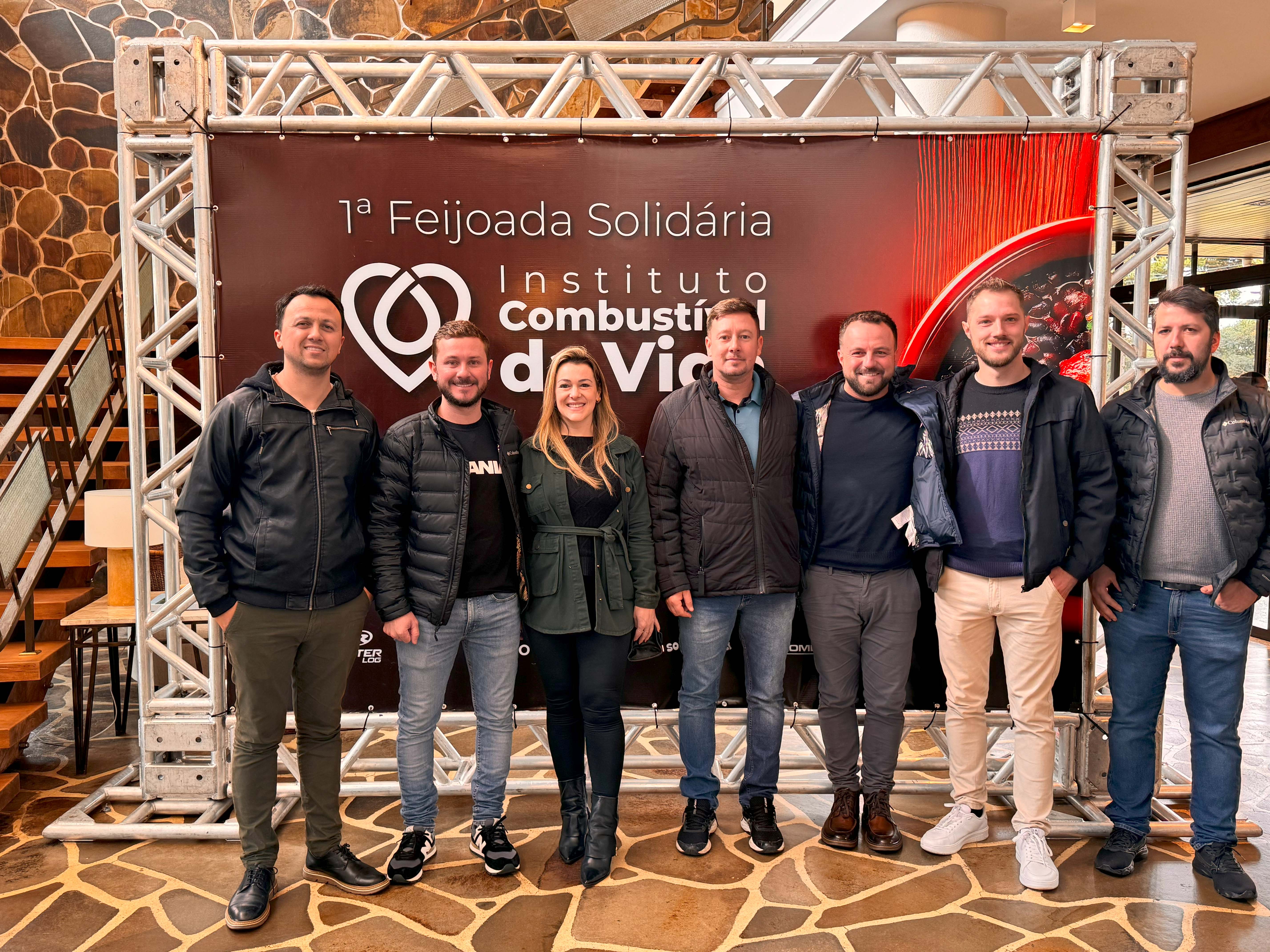 A Brasdiesel e a Scania marcaram presença na 1ª Feijoada Solidária do Instituto Combustível da Vida! 