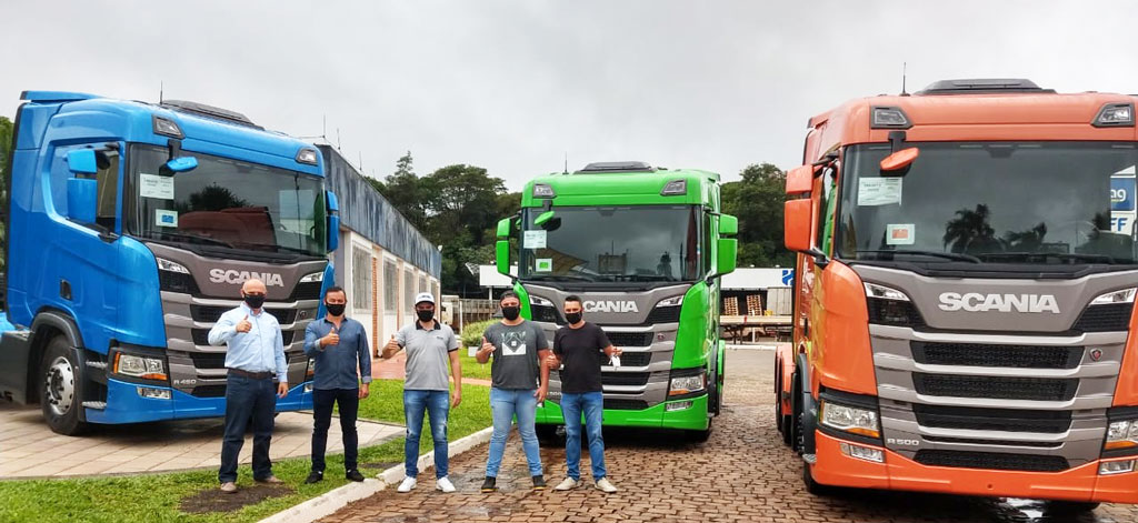 ENTREGA DE VEÍCULOS - ENGEL TRANSPORTES 