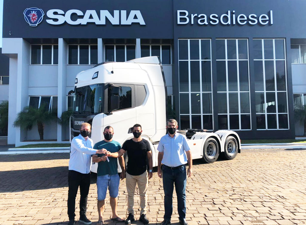 ENTREGA DE VEÍCULOS - PINHEIRO TRANSPORTES DE CARGAS LTDA   