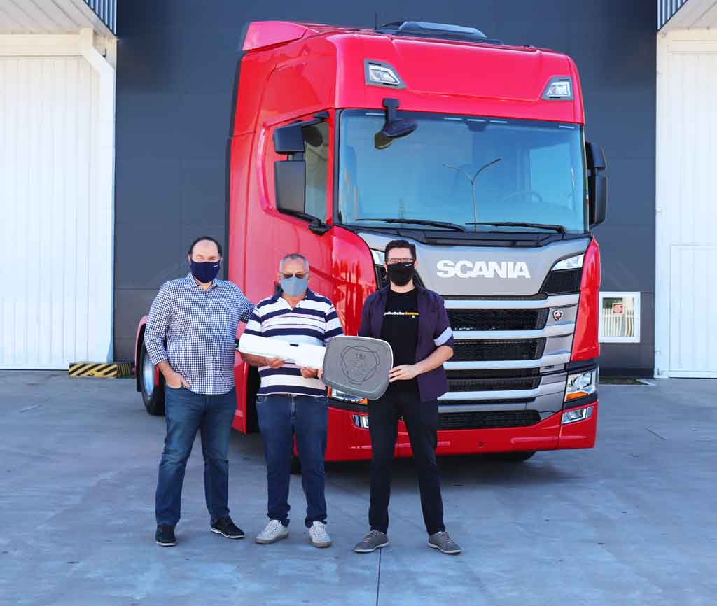 ENTREGA DE VEÍCULOS - EMPRESA TRANSVAS SIQUEIRA   