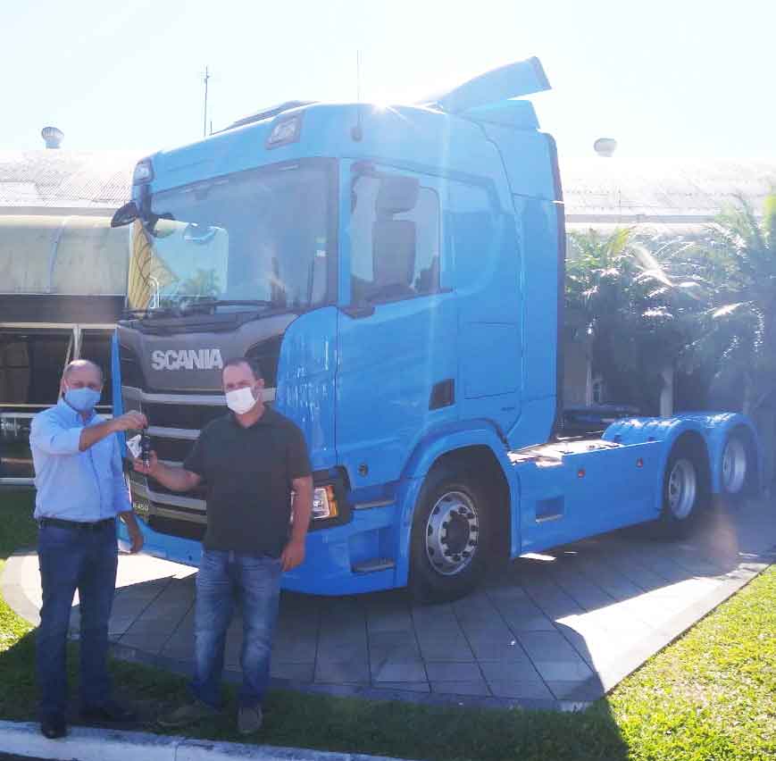 ENTREGA DE VEÍCULOS - TRR SIMONETTI COMBUSTÍVEIS E TRANSPORTES EIRELI   