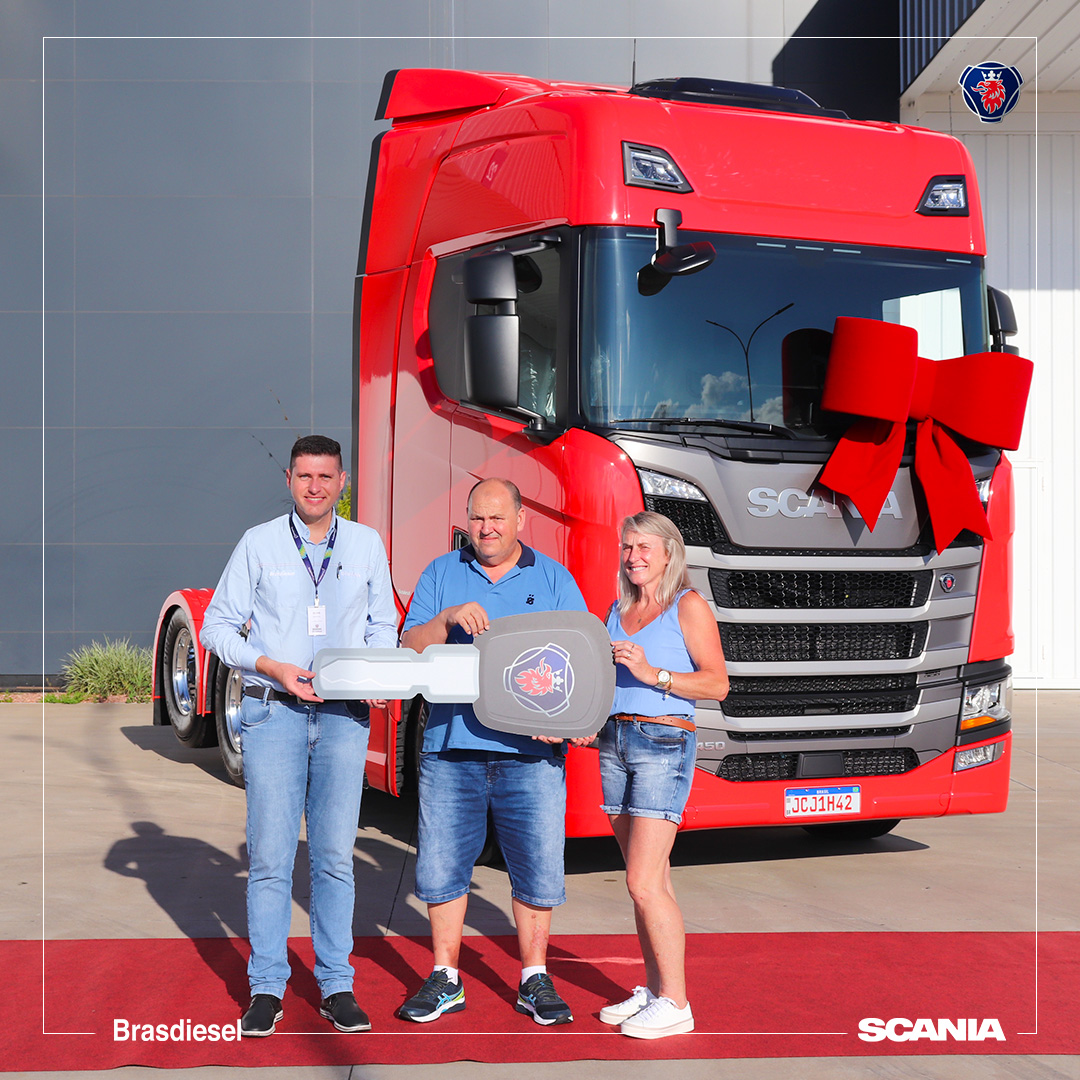 ENTREGA DE VEÍCULOS - D.B. ROHR TRANSPORTES LTDA 