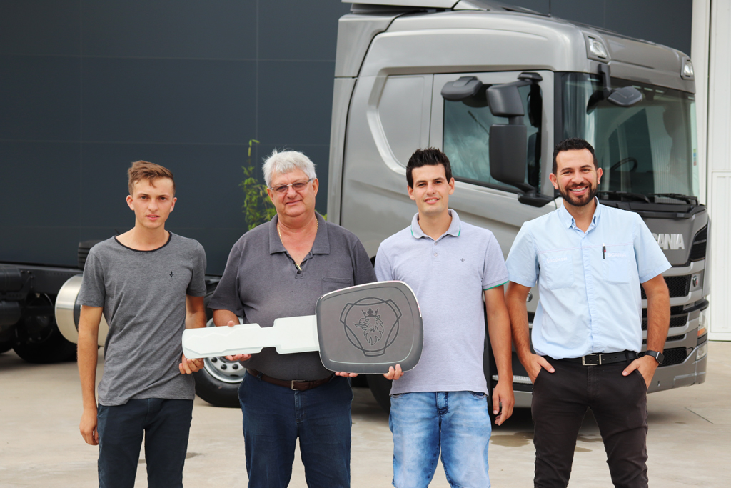 ENTREGA DE VEÍCULOS - MATADOURO GAVAZZONI LTDA   