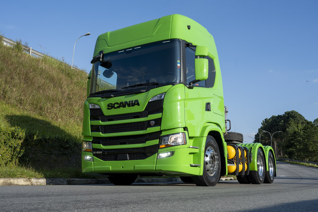 Scania lança caminhão 460cv a gás e eleva patamar do transporte sustentável no Brasil