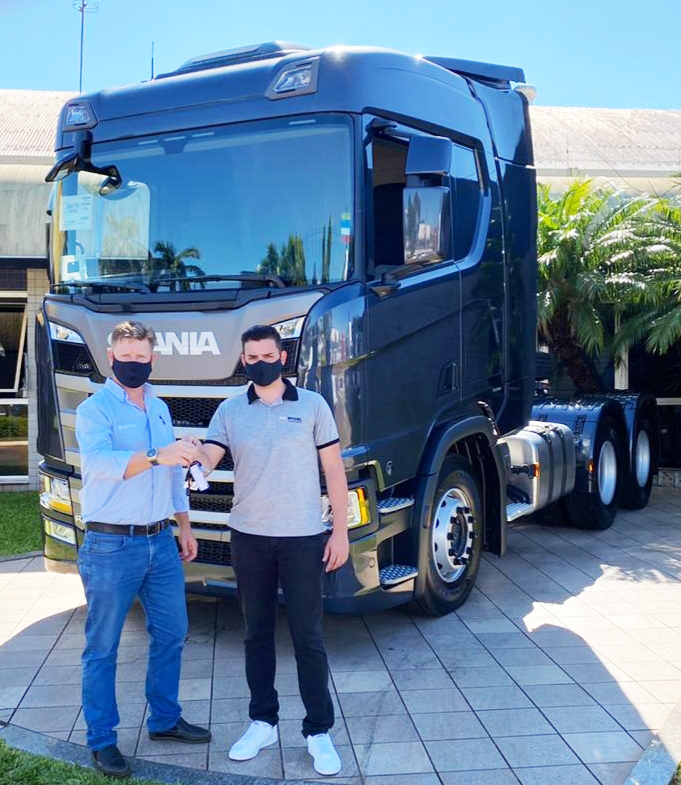 ENTREGA DE VEÍCULOS - ENGEL TRANSPORTES EIRELI   