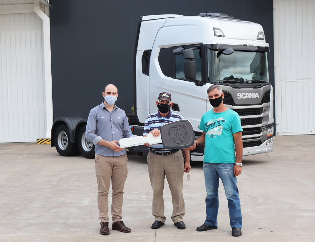 ENTREGA DE VEICULO - TRANSTANA TRANSPORTES