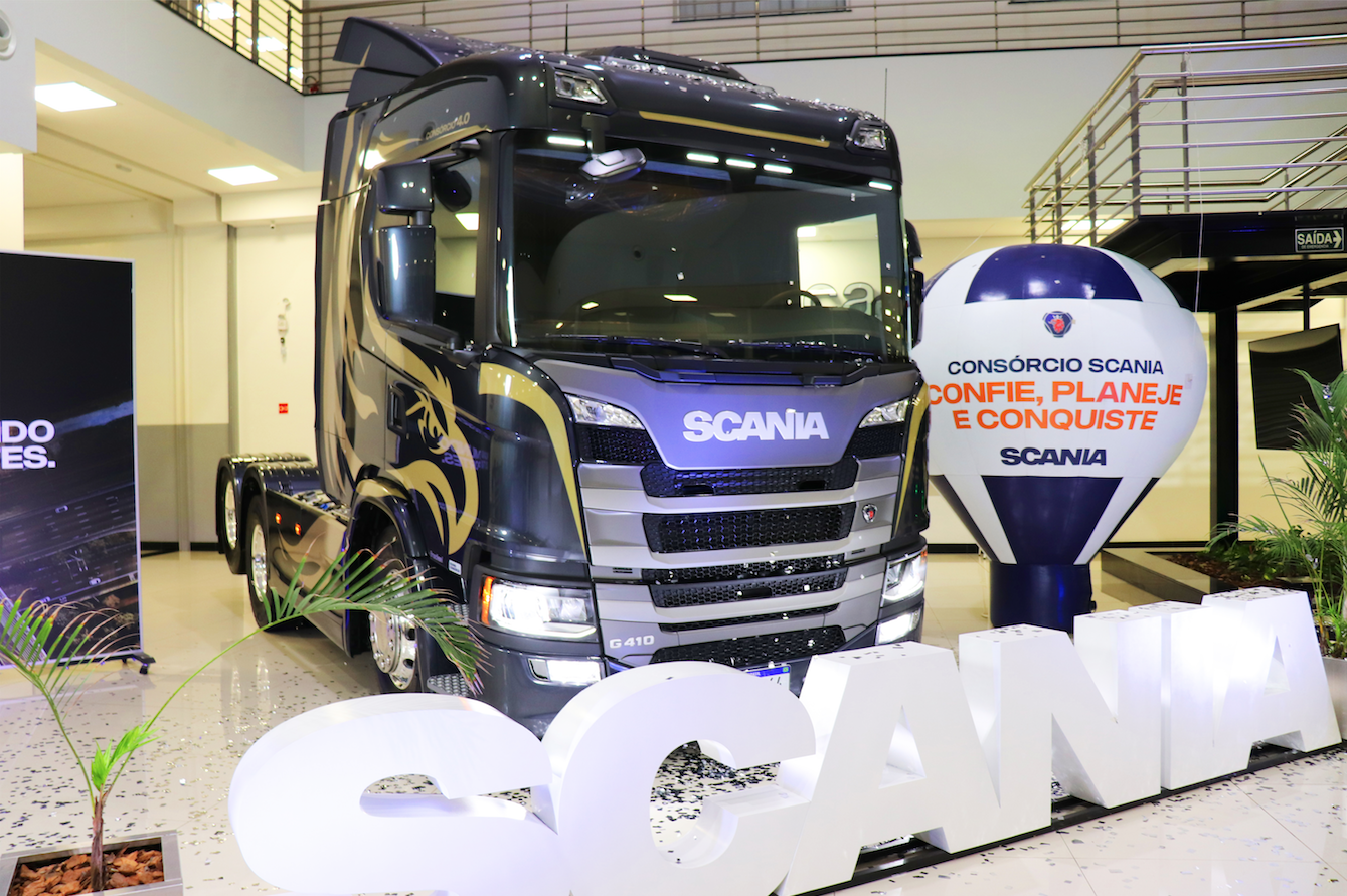 BRASDIESEL ENTREGA PRÊMIO DO ANO - Caminhão G410 6X2 sorteado no Consórcio Scania.