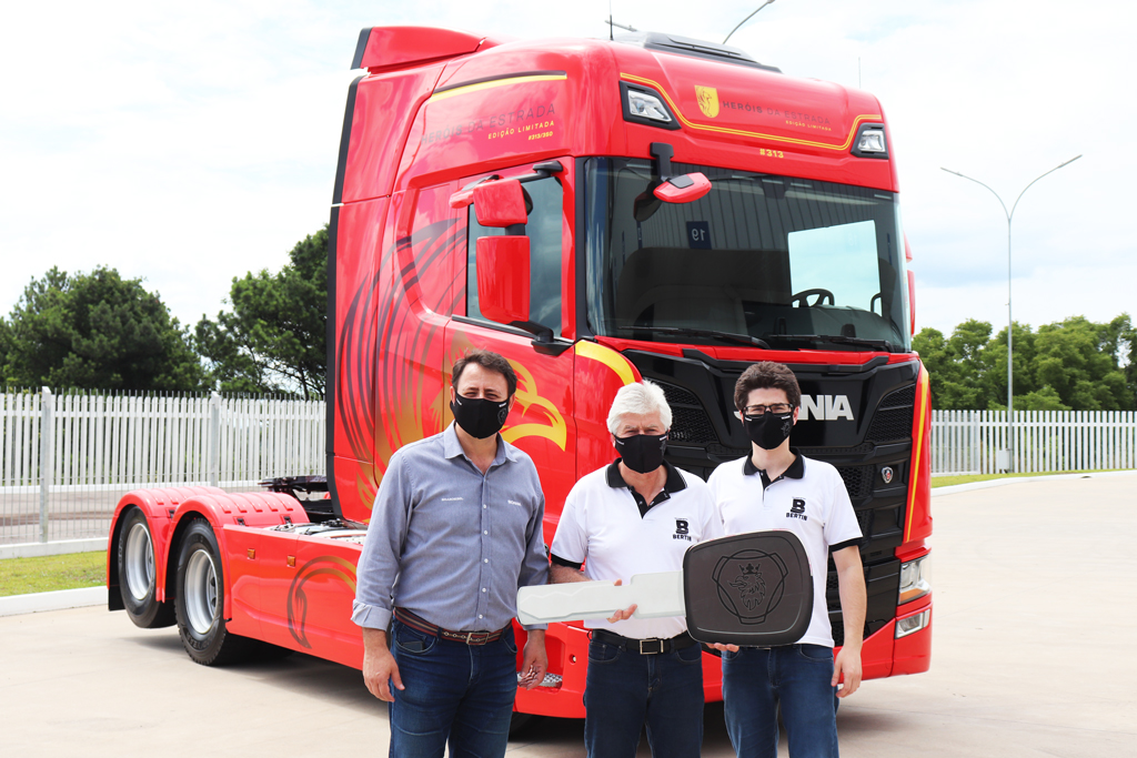 ENTREGA DE VEÍCULO - TRANS BERTIN TRANSPORTES