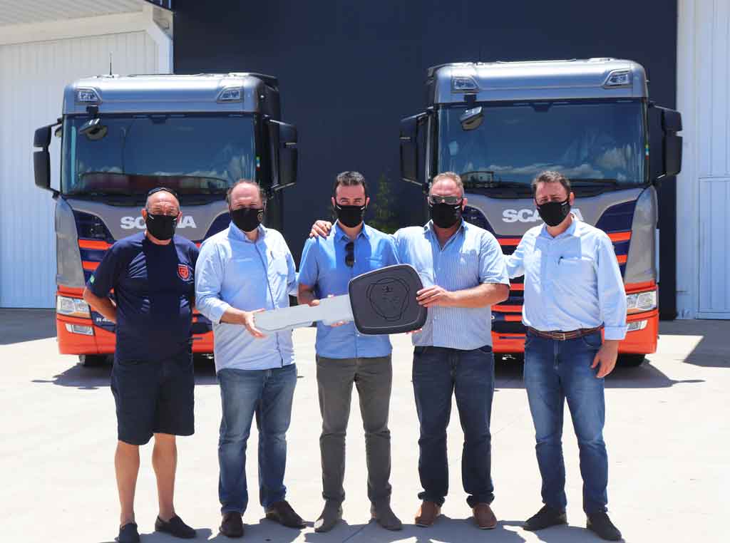 ENTREGA DE VEÍCULOS -  EMPRESA RODOENLU LOGÍSTICA E TRANSPORTE