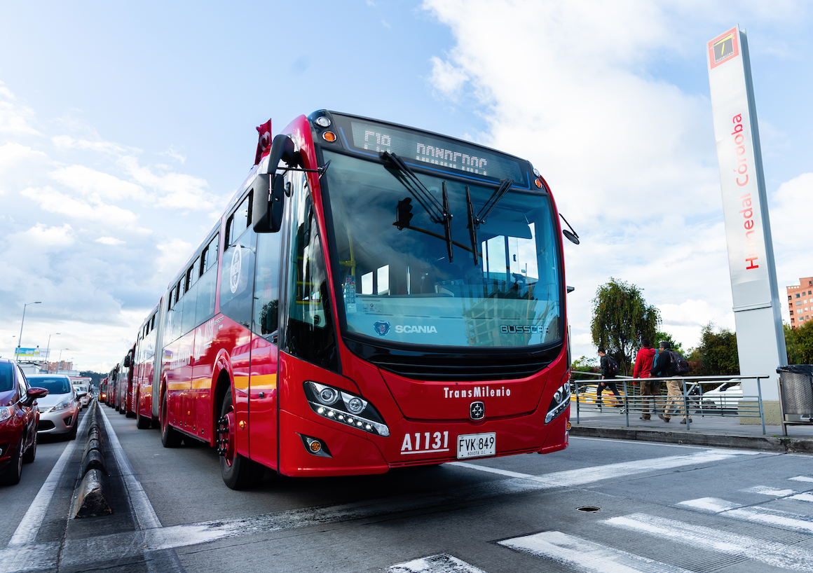 Scania apresenta seu documentário "Transportando pessoas, Mudando vidas".