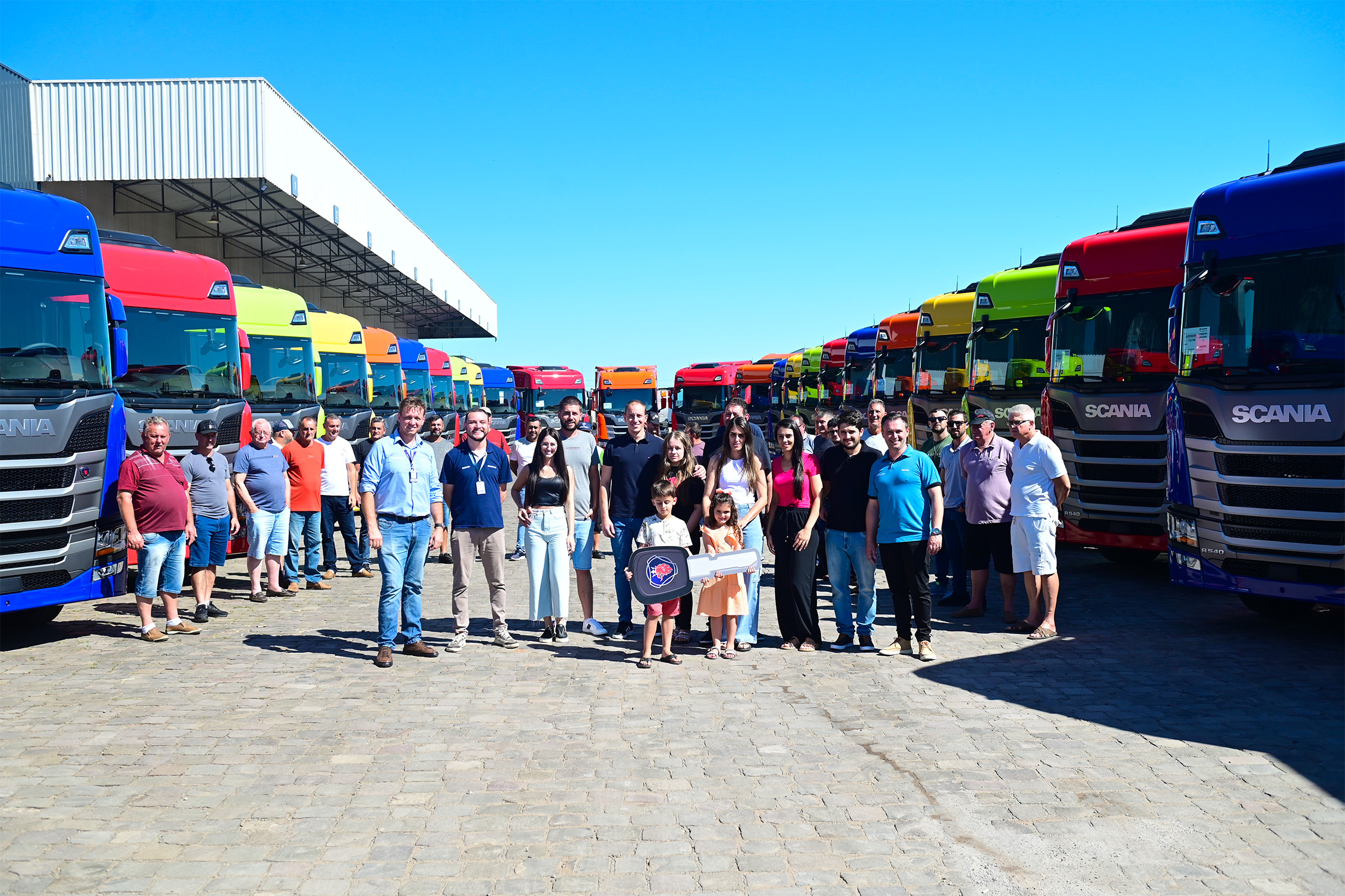 AJS TUR TURISMO LTDA ADQUIRE 26 CAMINHÕES SCANIA NA BRASDIESEL DE PASSO FUNDO