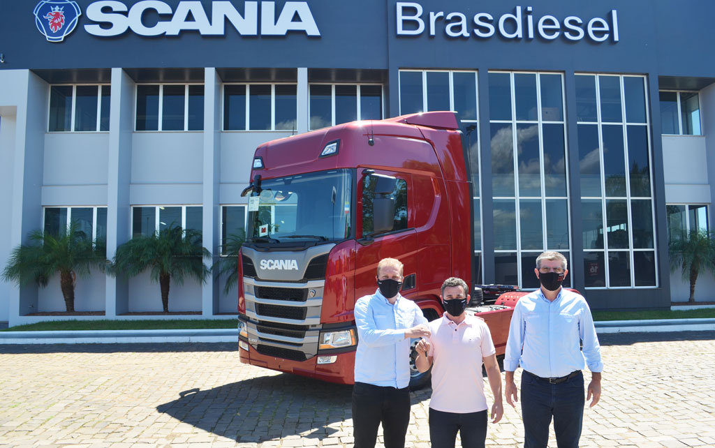 ENTREGA DE VEÍCULOS - RD COMÉRCIO, TRANSPORTES E LOCAÇÃO  