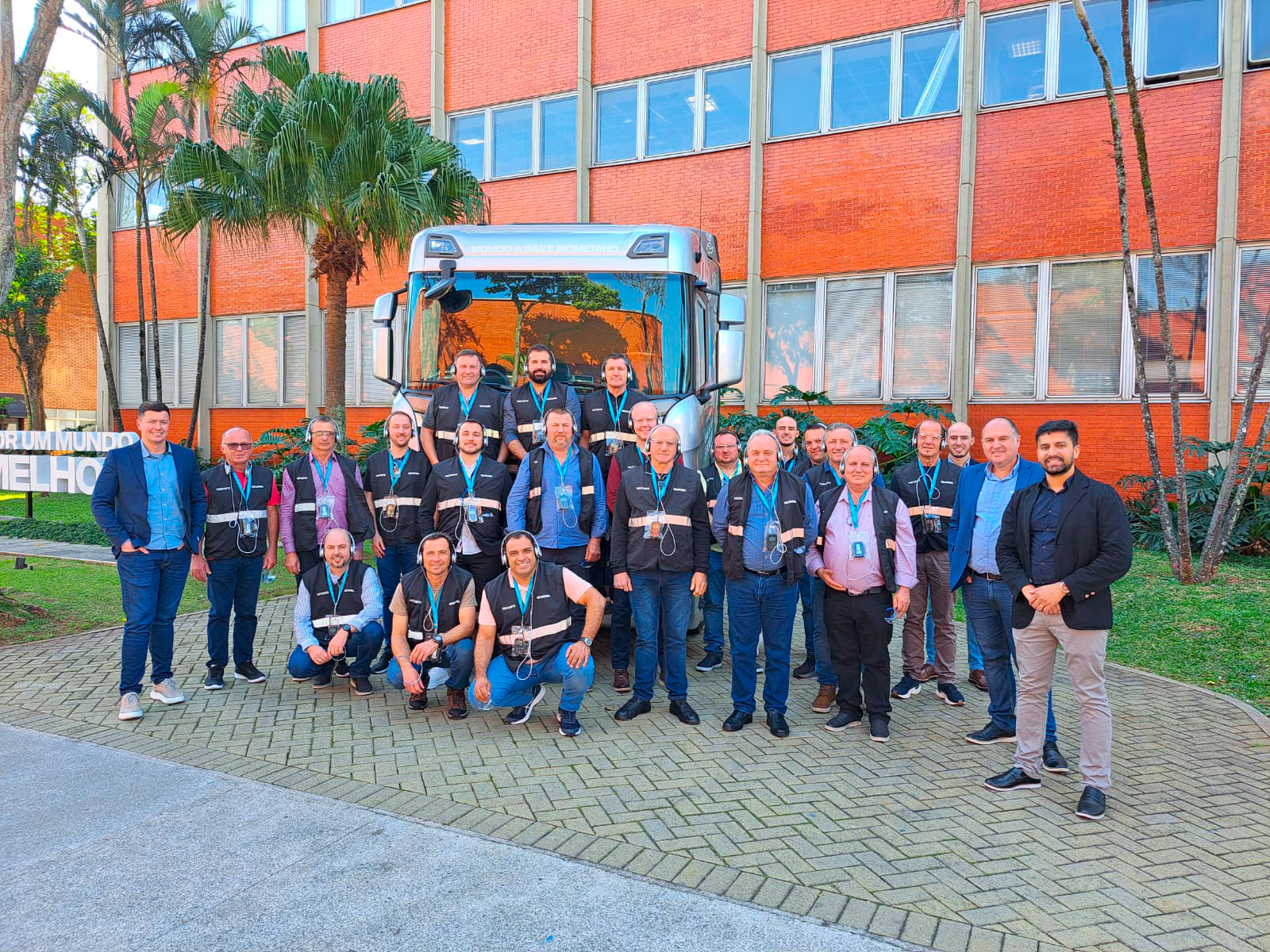 Scania Show na Fábrica – Uma Experiência Inesquecível para Clientes.